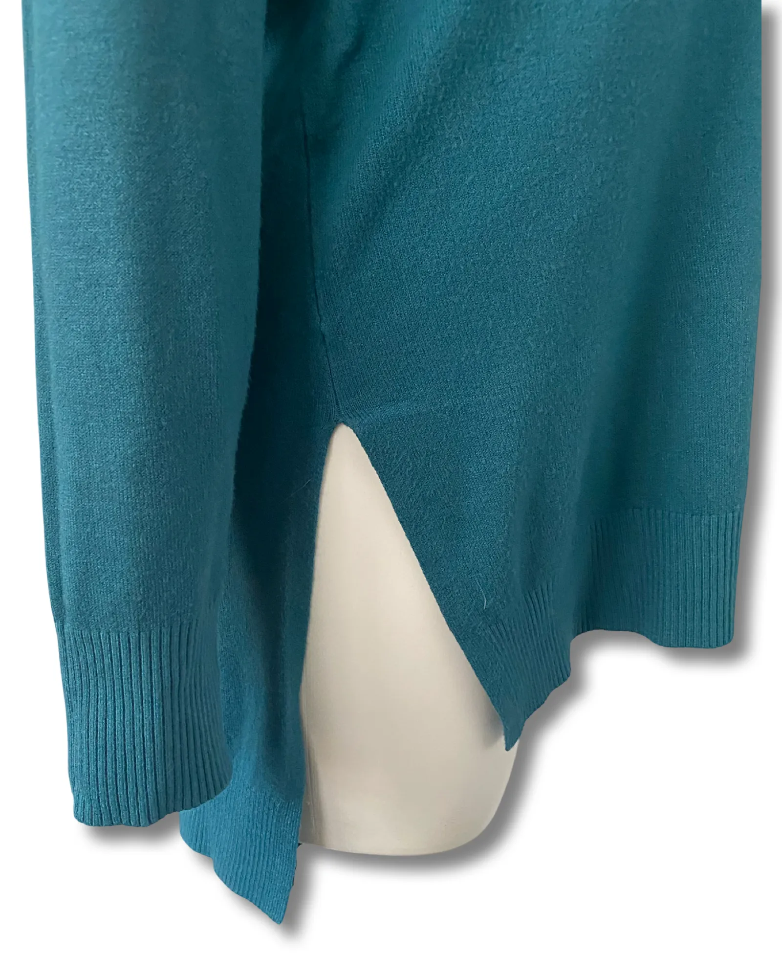 V-Neck Center Seam Viscose Sweater Teal
