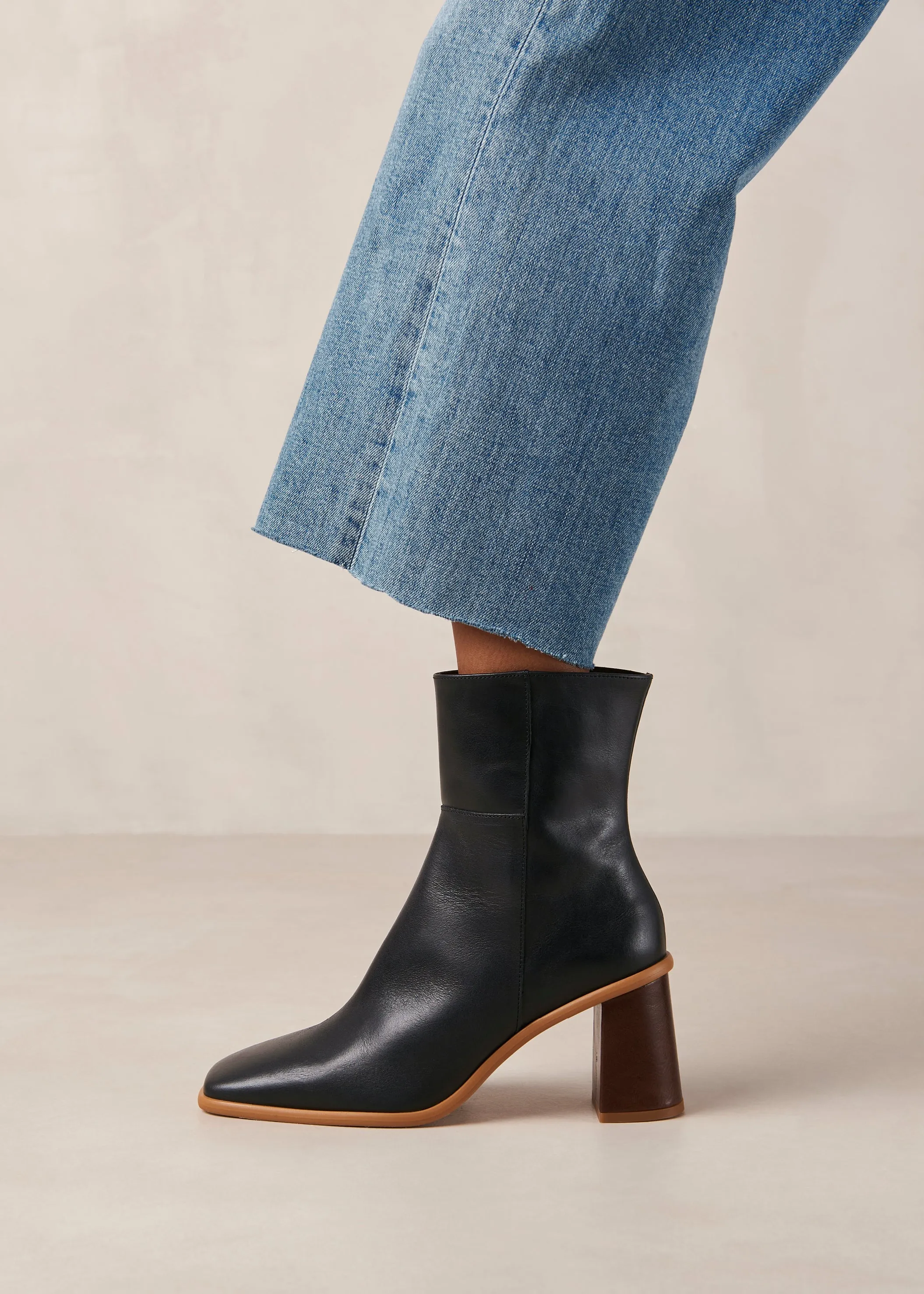 West Vintage Boots Black